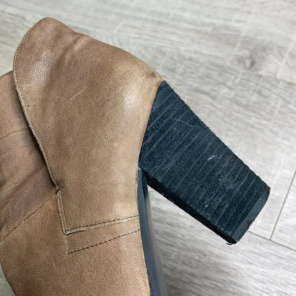 VINCE CAMUTO Ristin Brown Leather Ankle Bootie